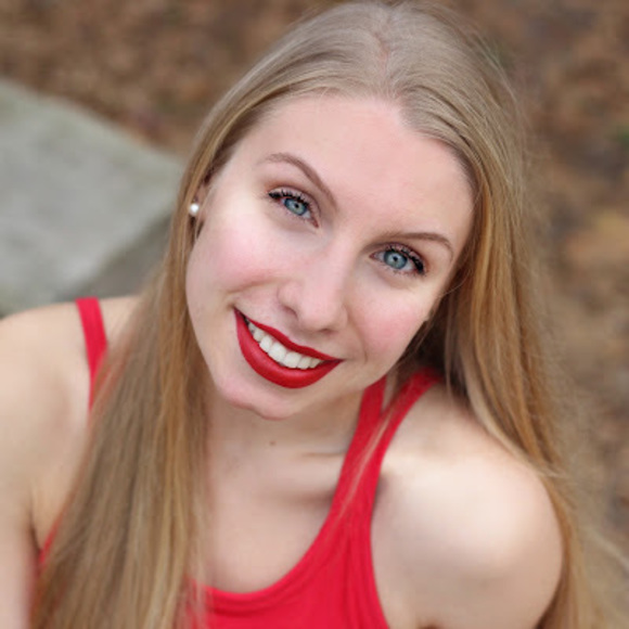 Meet your Posher, Karoline - Picture 1 of 1